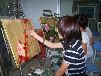 员工开展实践创作活动