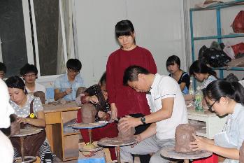 老师在实验室上课 老师在实验室上课